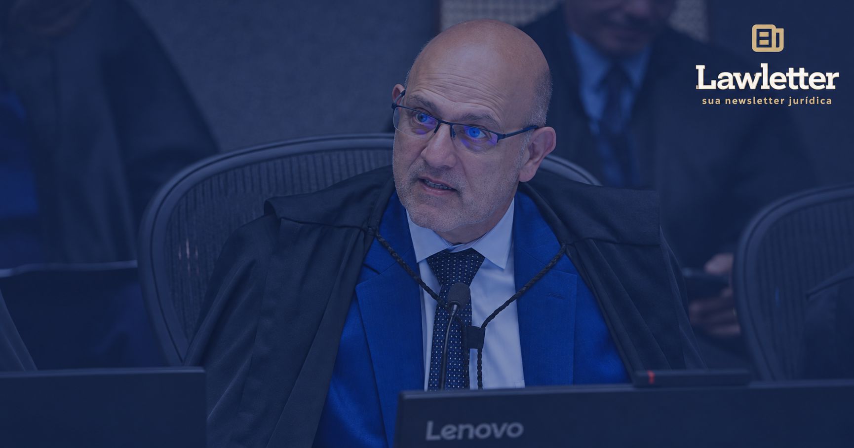 o comando estava escondido